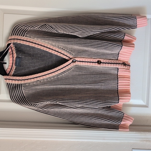 Chic Striped Cardigan in Pink and Black - Picture 11 of 11